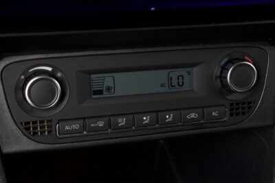 Volkswagen Polo Highline 1,2 TSI 77 kW / Suomi-Auto / Autom. Ilmastoinit / BT-Audio / Tutka / Lohkolämmitin / 2x renkaat - Autonova