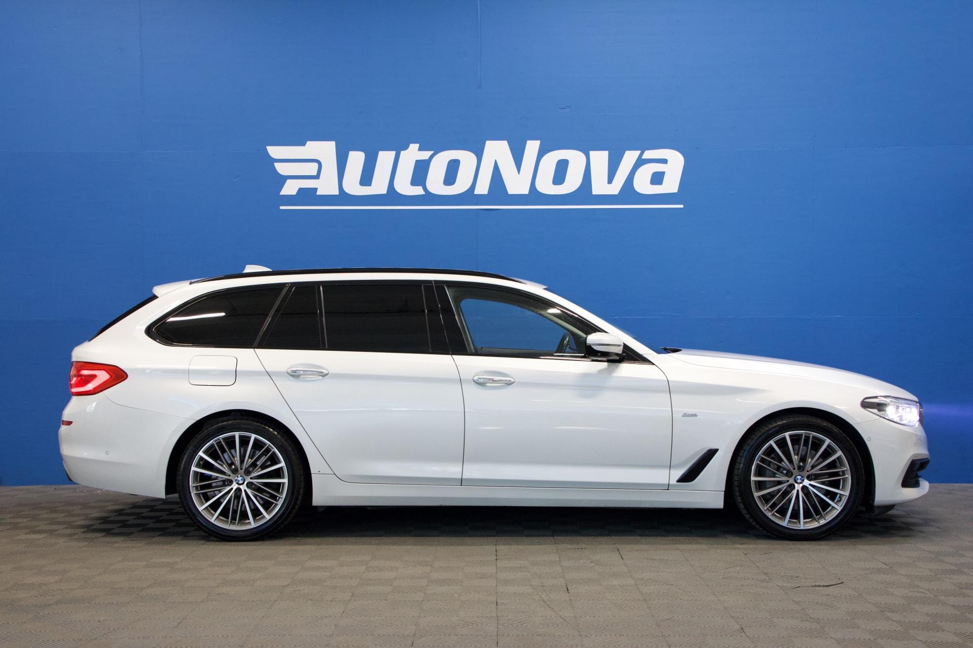 BMW 530 G31 Touring 530d xDrive Sportline / Webasto / Adapt LED / HUD / HiFi / ACC / Koukku / Prof. Navi / 360-kamera - Autonova