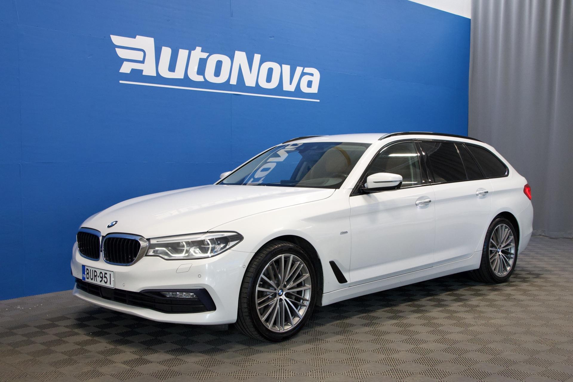 BMW 530 G31 Touring 530d xDrive Sportline / Webasto / Adapt LED / HUD / HiFi / ACC / Koukku / Prof. Navi / 360-kamera - Autonova