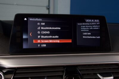BMW 530 G31 Touring 530d xDrive Sportline / Webasto / Adapt LED / HUD / HiFi / ACC / Koukku / Prof. Navi / 360-kamera - Autonova