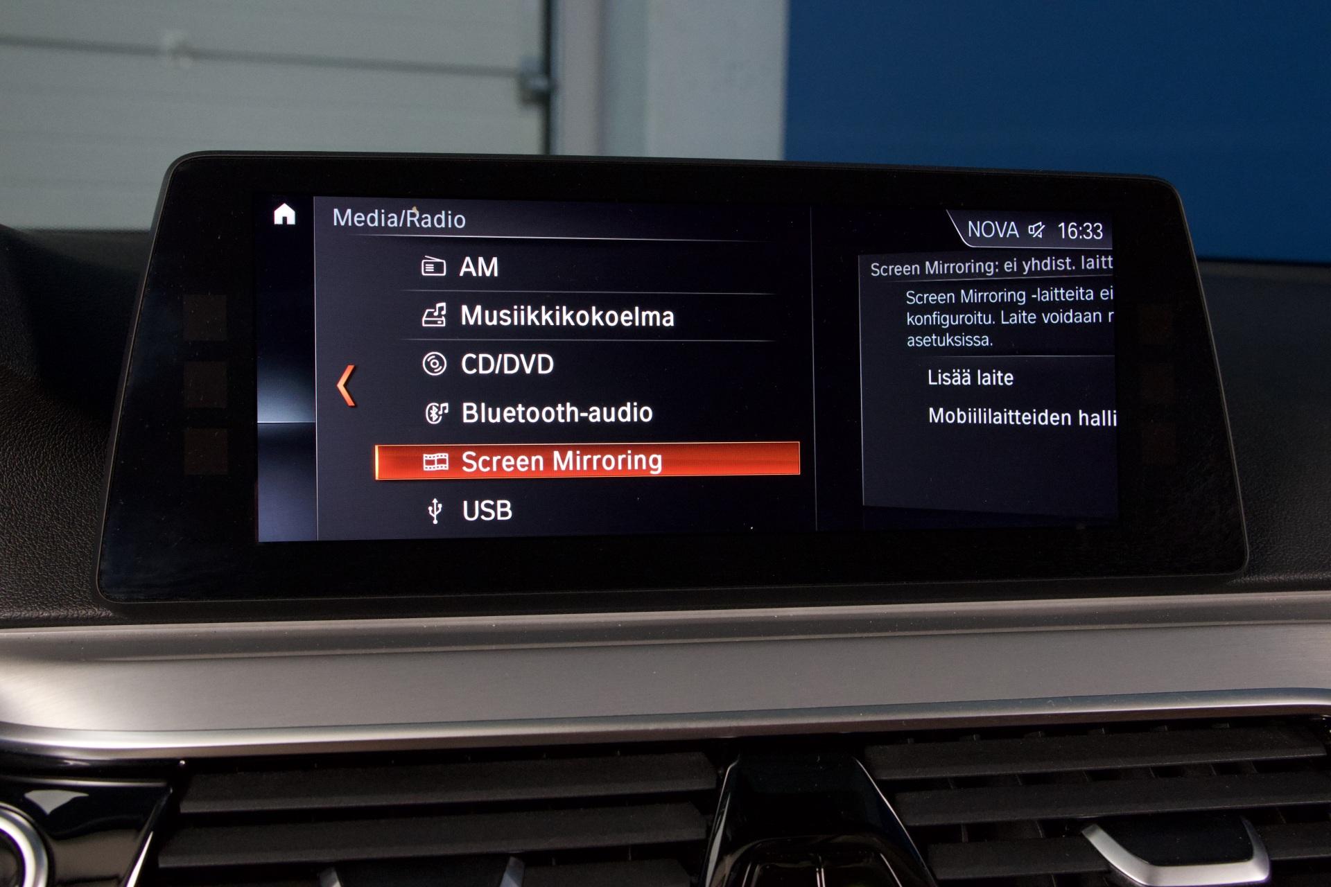 BMW 530 G31 Touring 530d xDrive Sportline / Webasto / Adapt LED / HUD / HiFi / ACC / Koukku / Prof. Navi / 360-kamera - Autonova