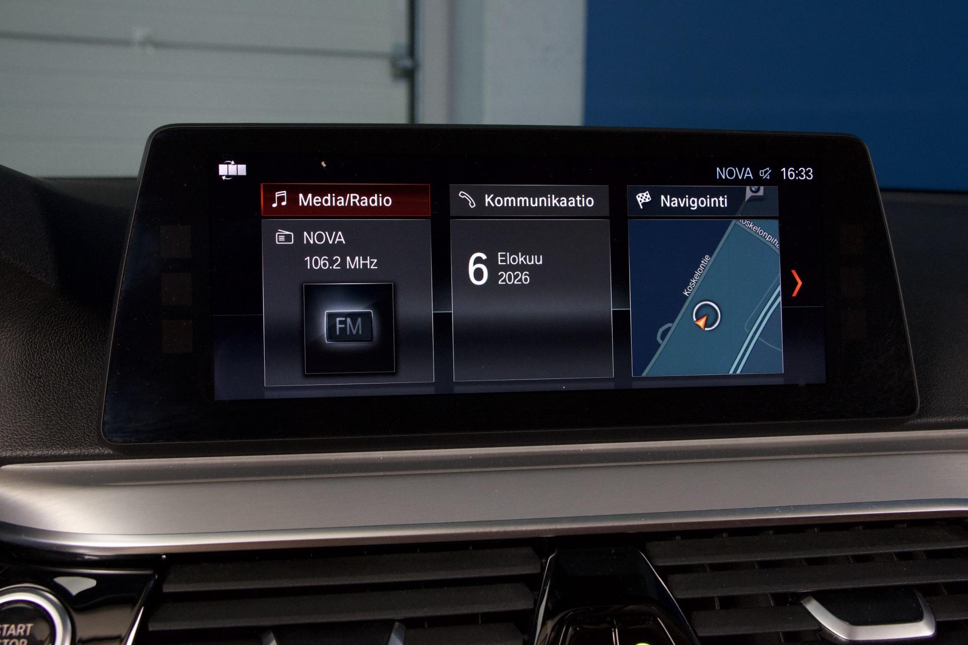 BMW 530 G31 Touring 530d xDrive Sportline / Webasto / Adapt LED / HUD / HiFi / ACC / Koukku / Prof. Navi / 360-kamera - Autonova