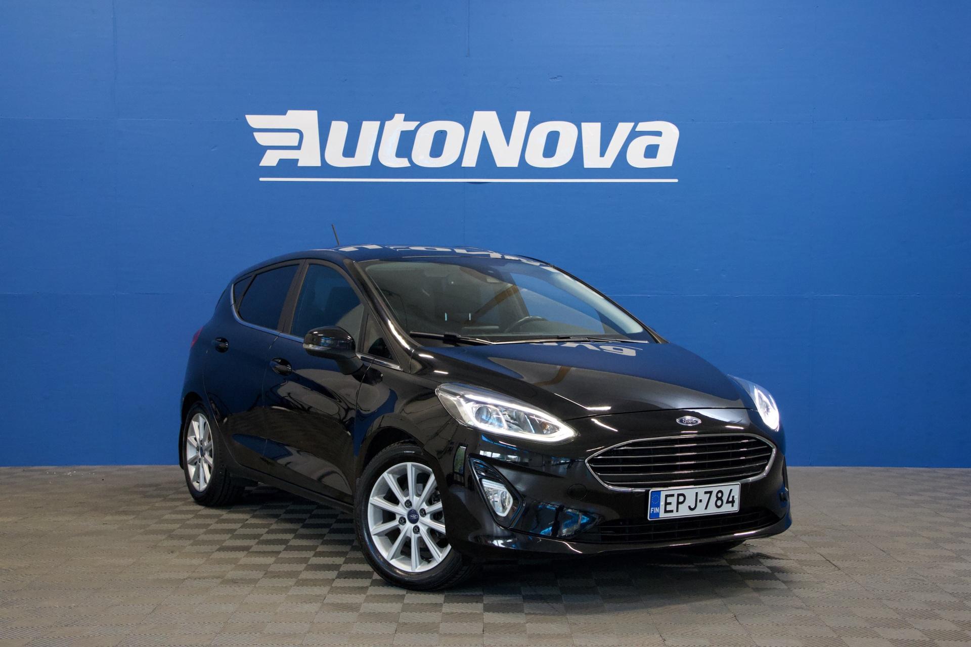Ford Fiesta 1,0 EcoBoost 100hv M6 Titanium 5-ovinen / Lohko + sisäp / Ratin- ja tuulilasinlämmitin / Vakkari / 2x alut - Autonova