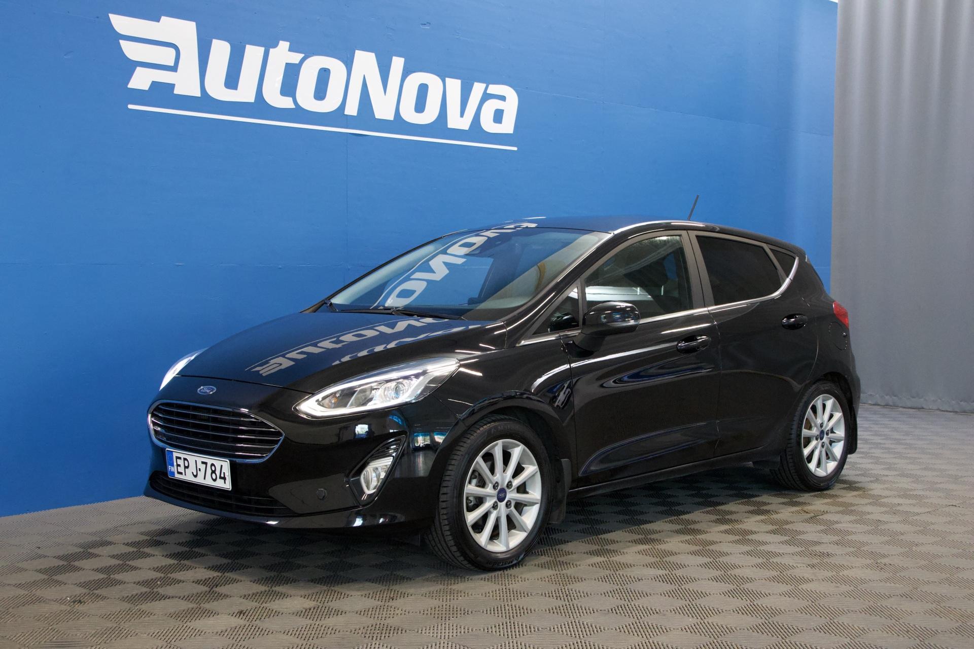 Ford Fiesta 1,0 EcoBoost 100hv M6 Titanium 5-ovinen / Lohko + sisäp / Ratin- ja tuulilasinlämmitin / Vakkari / 2x alut - Autonova