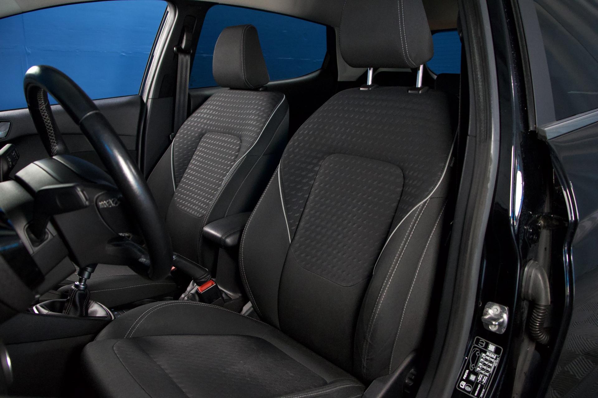 Ford Fiesta 1,0 EcoBoost 100hv M6 Titanium 5-ovinen / Lohko + sisäp / Ratin- ja tuulilasinlämmitin / Vakkari / 2x alut - Autonova