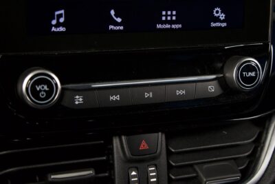 Ford Fiesta 1,0 EcoBoost 100hv M6 Titanium 5-ovinen / Lohko + sisäp / Ratin- ja tuulilasinlämmitin / Vakkari / 2x alut - Autonova