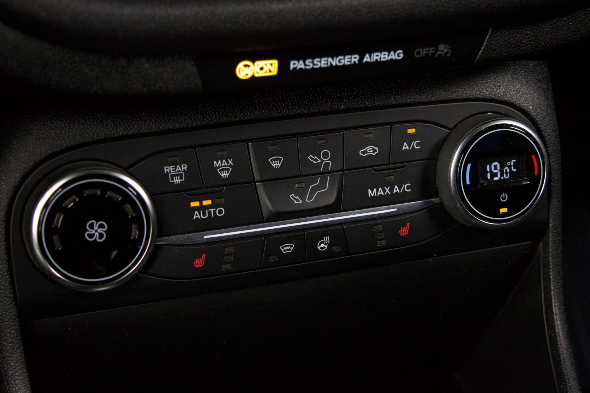 Ford Fiesta 1,0 EcoBoost 100hv M6 Titanium 5-ovinen / Lohko + sisäp / Ratin- ja tuulilasinlämmitin / Vakkari / 2x alut - Autonova