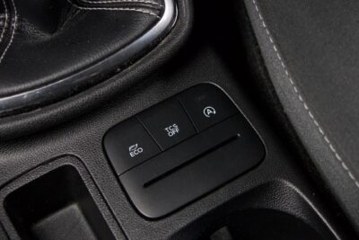 Ford Fiesta 1,0 EcoBoost 100hv M6 Titanium 5-ovinen / Lohko + sisäp / Ratin- ja tuulilasinlämmitin / Vakkari / 2x alut - Autonova