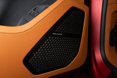 Lamborghini Urus SE 4.0 V8 / B&O / 23" / Style package / Rear entertainment / Special color / Panorama / ACC / HUD - Autonova