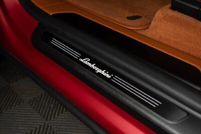 Lamborghini Urus SE 4.0 V8 / B&O / 23" / Style package / Rear entertainment / Special color / Panorama / ACC / HUD - Autonova