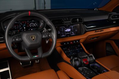 Lamborghini Urus SE 4.0 V8 / B&O / 23" / Style package / Rear entertainment / Special color / Panorama / ACC / HUD - Autonova