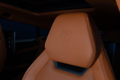 Lamborghini Urus SE 4.0 V8 / B&O / 23" / Style package / Rear entertainment / Special color / Panorama / ACC / HUD - Autonova