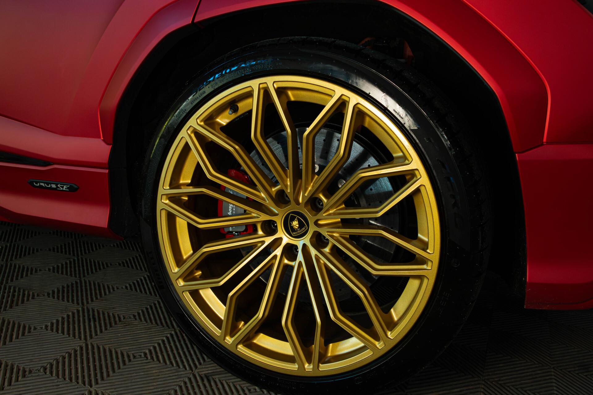 Lamborghini Urus SE 4.0 V8 / B&O / 23" / Style package / Rear entertainment / Special color / Panorama / ACC / HUD - Autonova