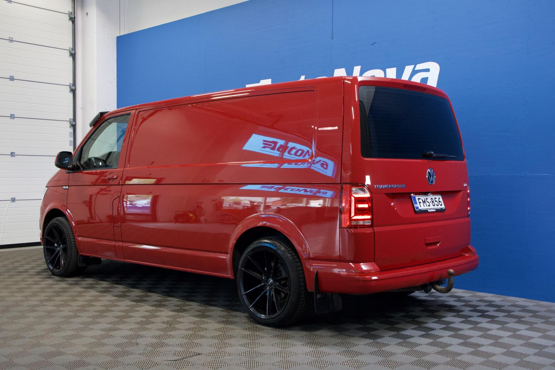 Volkswagen Transporter Pitkä 2,0 TDI 150 kW 4Motion DSG / Koukku / LED / Webasto / Tutkat ja kamera / Lohko / Takatilan lämmitin - Autonova