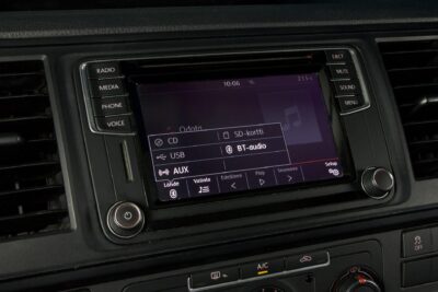 Volkswagen Transporter Pitkä 2,0 TDI 150 kW 4Motion DSG / Koukku / LED / Webasto / Tutkat ja kamera / Lohko / Takatilan lämmitin - Autonova
