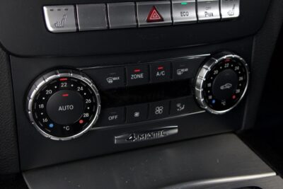 Mercedes-Benz C 220 CDI BE T 4Matic A Premium Business / AMG sisä- ja ulkopaketti / Webasto / Nahat / Tutkat / Vetokoukku - AutoNova