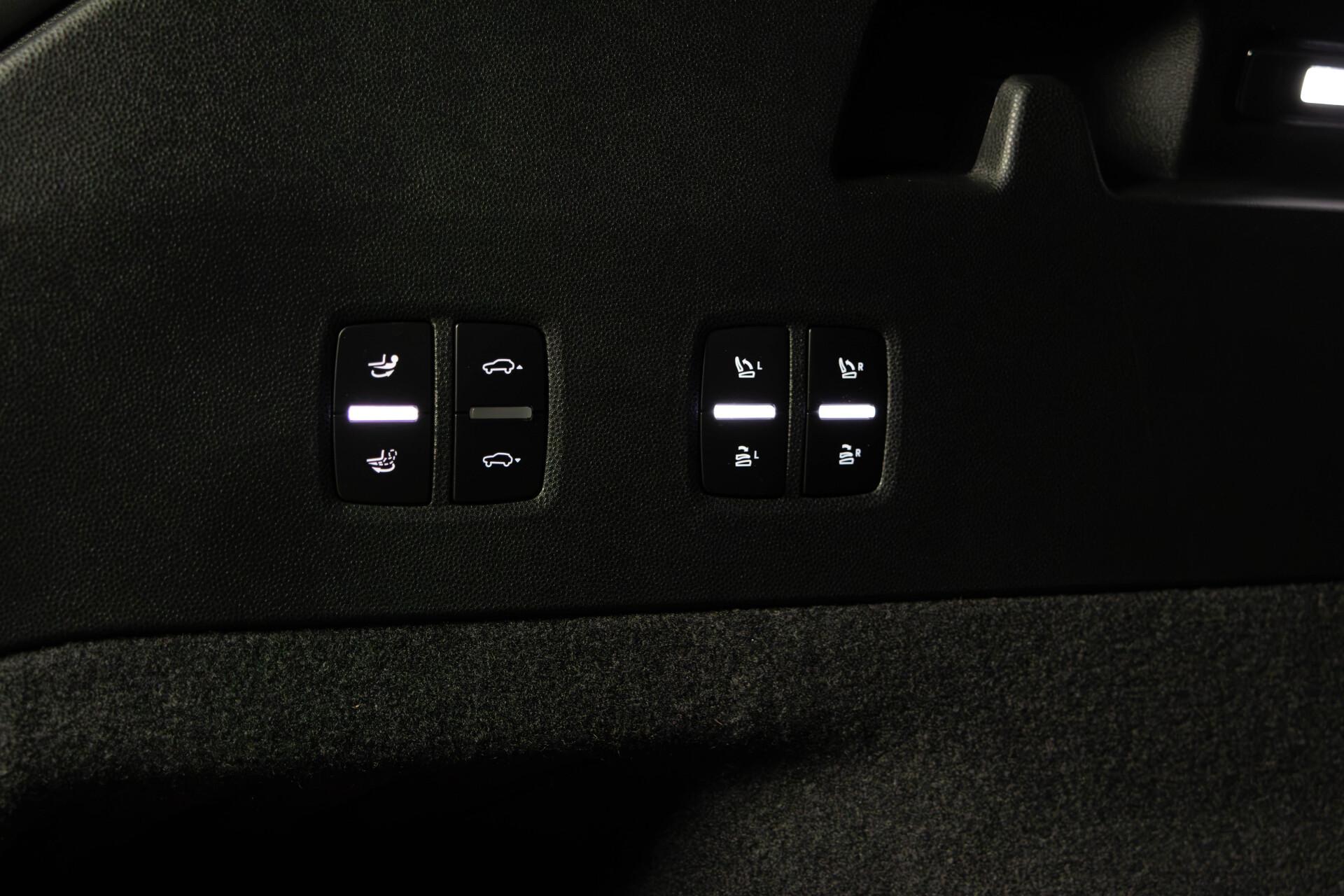 Porsche Cayenne Cayenne Turbo / HUD / BOSE / Drive Assist / Koukku / Panorama / Sport Chrono / Nelipyöräohjaus / Muistipenkit / 21" - AutoNova