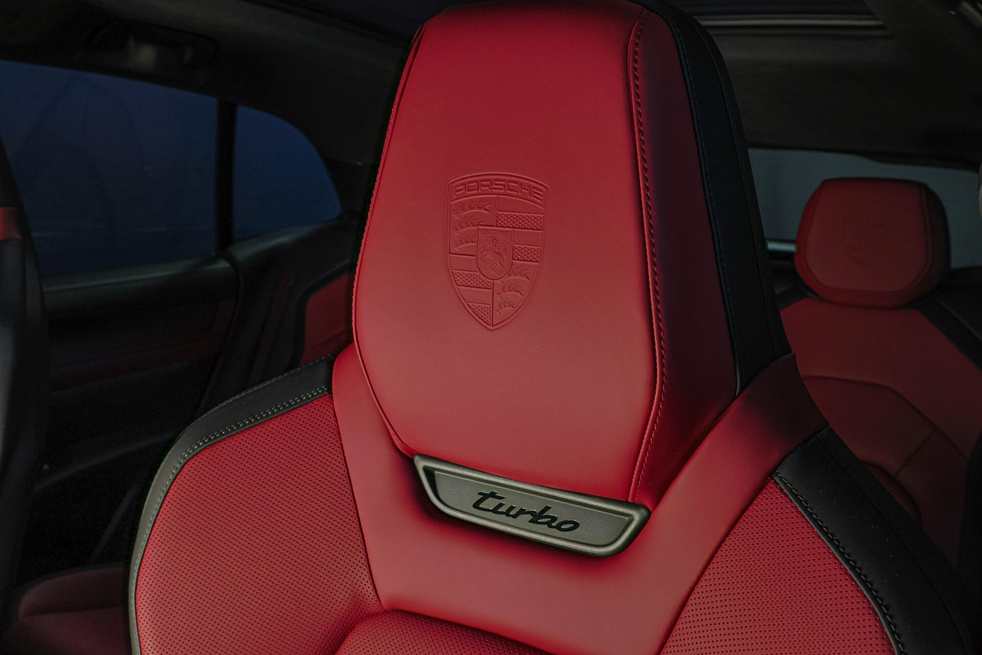 Porsche Cayenne Cayenne Turbo / HUD / BOSE / Drive Assist / Koukku / Panorama / Sport Chrono / Nelipyöräohjaus / Muistipenkit / 21" - AutoNova