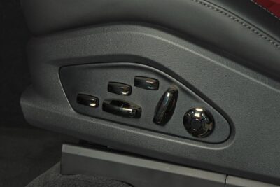 Porsche Cayenne Cayenne Turbo / HUD / BOSE / Drive Assist / Koukku / Panorama / Sport Chrono / Nelipyöräohjaus / Muistipenkit / 21" - AutoNova