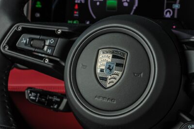 Porsche Cayenne Cayenne Turbo / HUD / BOSE / Drive Assist / Koukku / Panorama / Sport Chrono / Nelipyöräohjaus / Muistipenkit / 21" - AutoNova