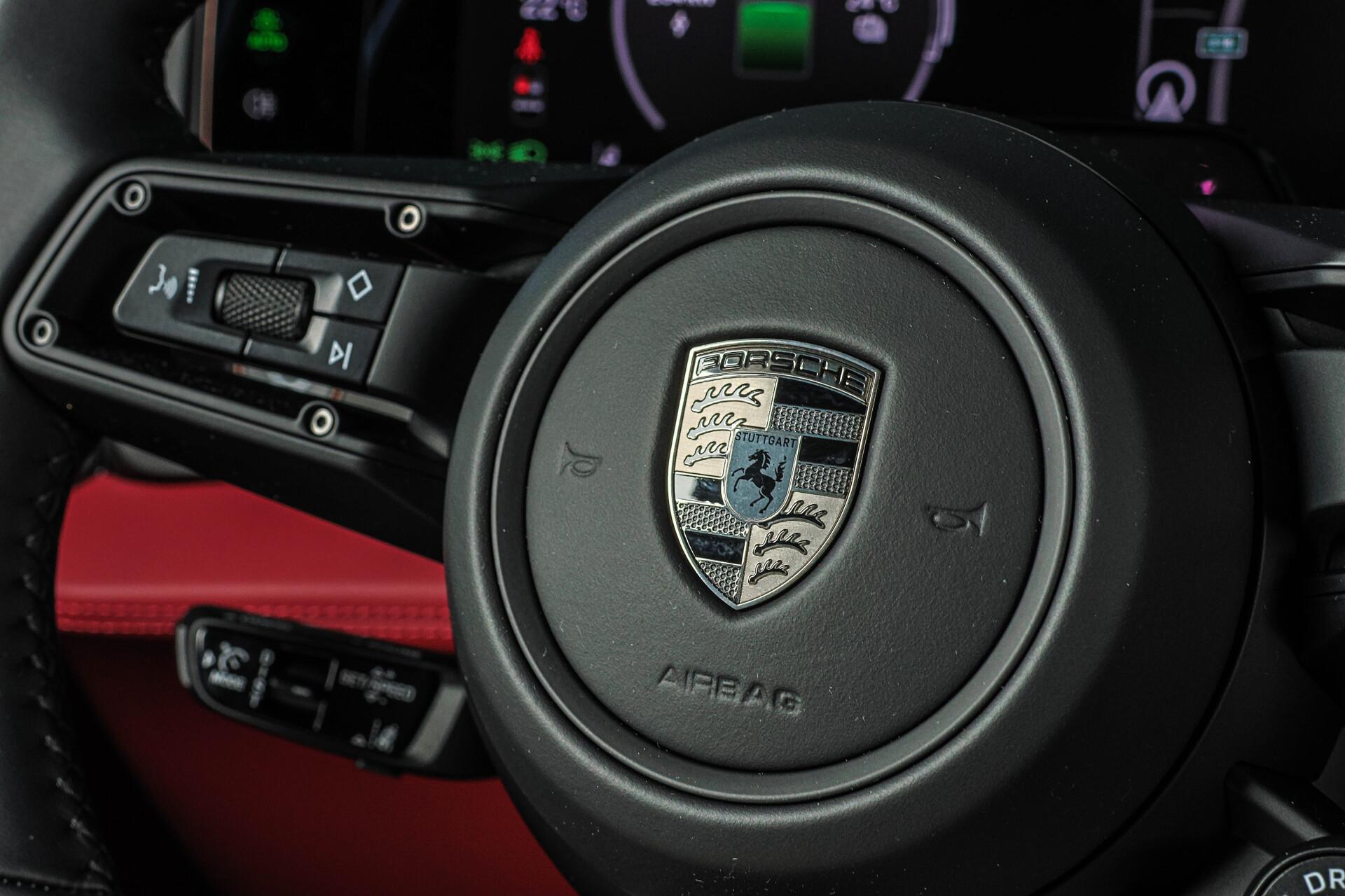 Porsche Cayenne Cayenne Turbo / HUD / BOSE / Drive Assist / Koukku / Panorama / Sport Chrono / Nelipyöräohjaus / Muistipenkit / 21" - AutoNova