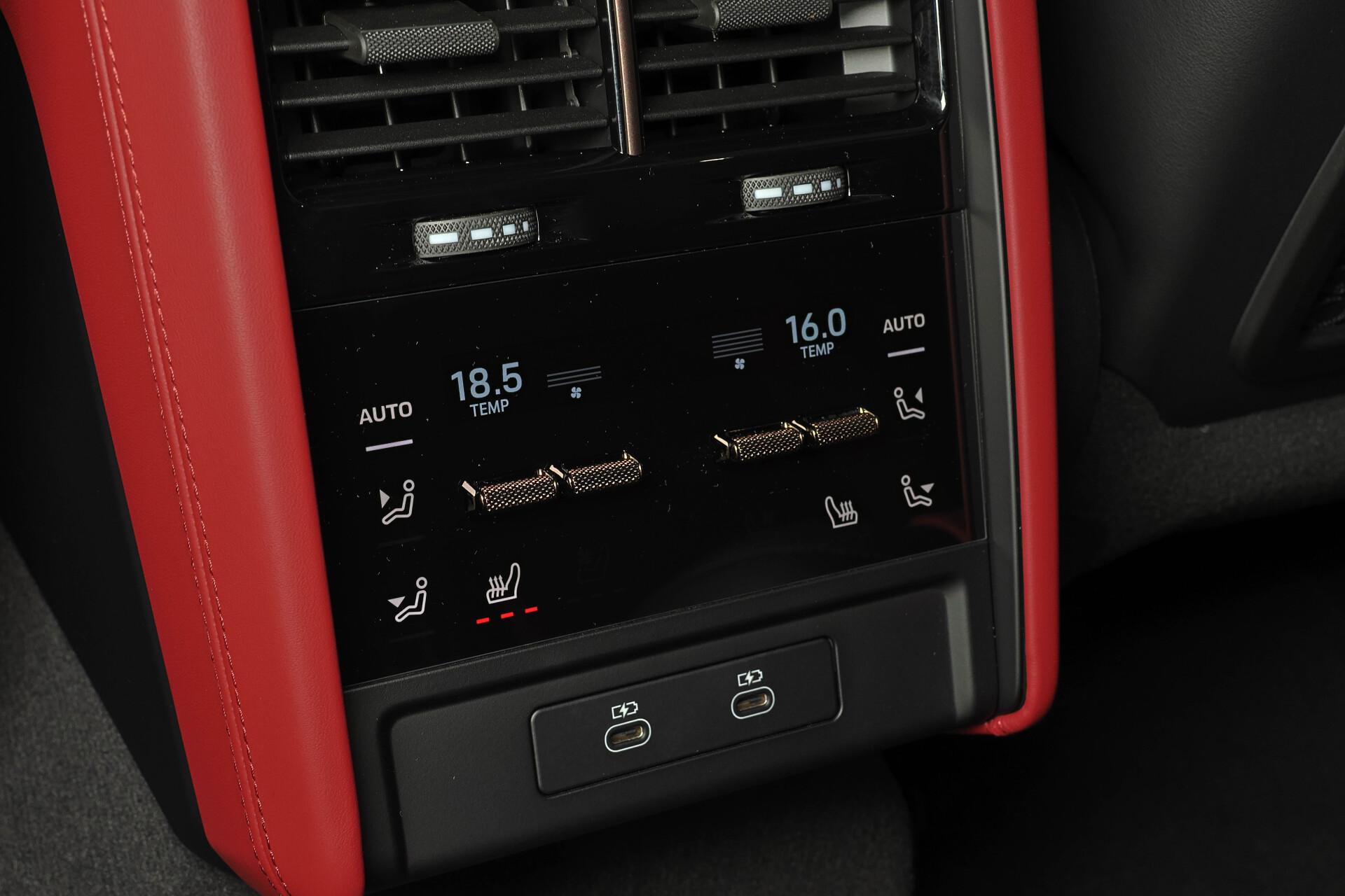 Porsche Cayenne Cayenne Turbo / HUD / BOSE / Drive Assist / Koukku / Panorama / Sport Chrono / Nelipyöräohjaus / Muistipenkit / 21" - AutoNova