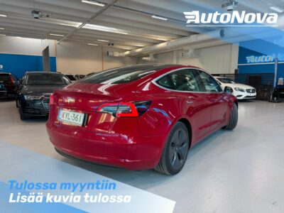 Tesla Model 3 Standard Range Plus RWD / Lasikatto / Vetokoukku / Premium Sound / ACC / Premium Connectivity / 2x renkaat vantein - Autonova