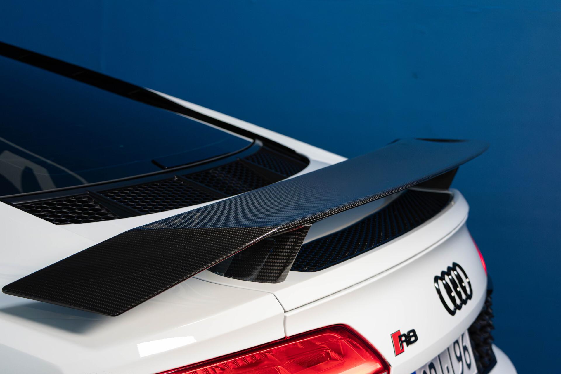 Audi R8 V10 Performance Plus / Capristo / Kuppipenkit / Extended Carbon / Keraamiset jarrut / Magnetic Ride / KW / Vossen - AutoNova