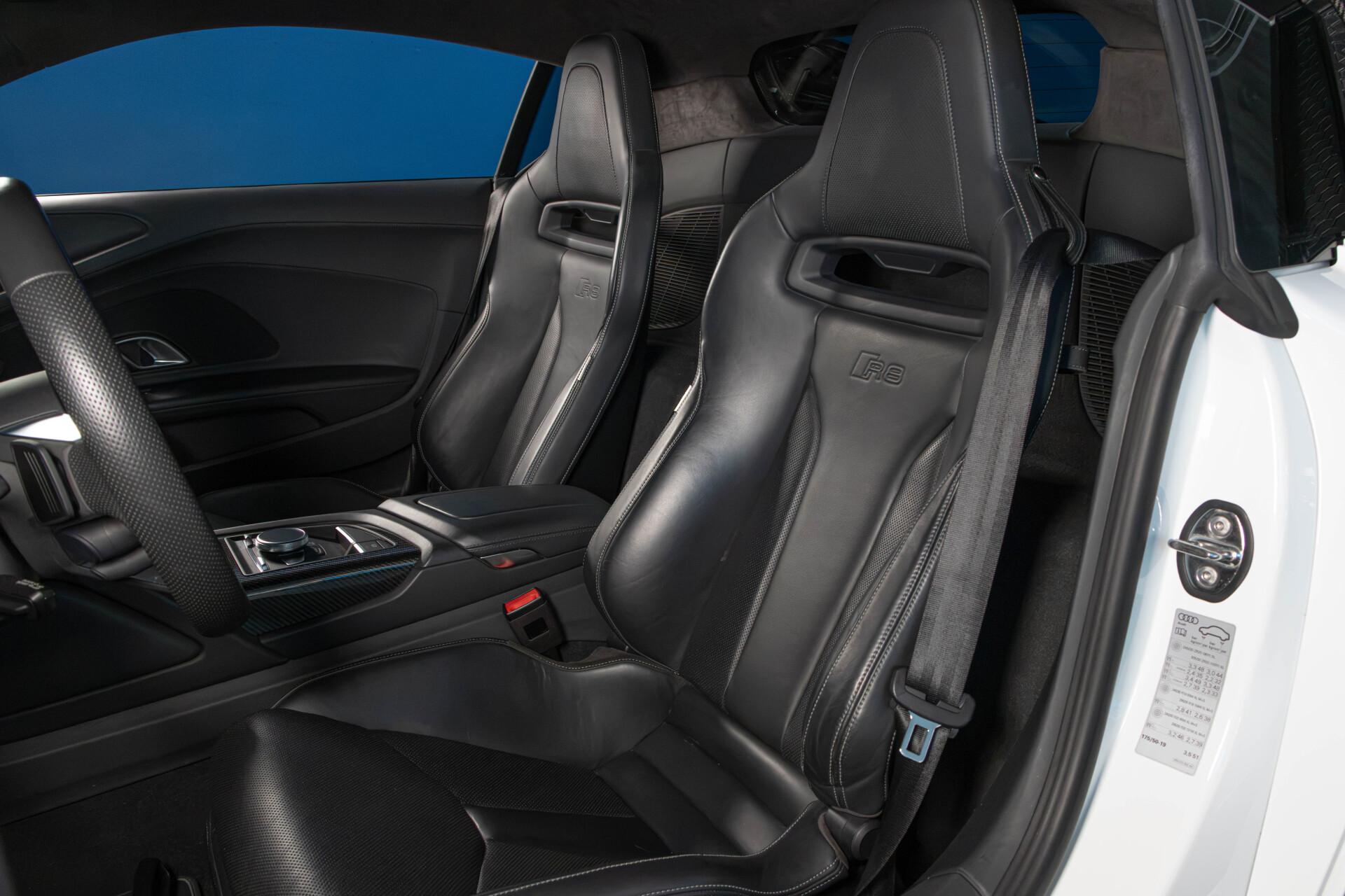 Audi R8 V10 Performance Plus / Capristo / Kuppipenkit / Extended Carbon / Keraamiset jarrut / Magnetic Ride / KW / Vossen - AutoNova