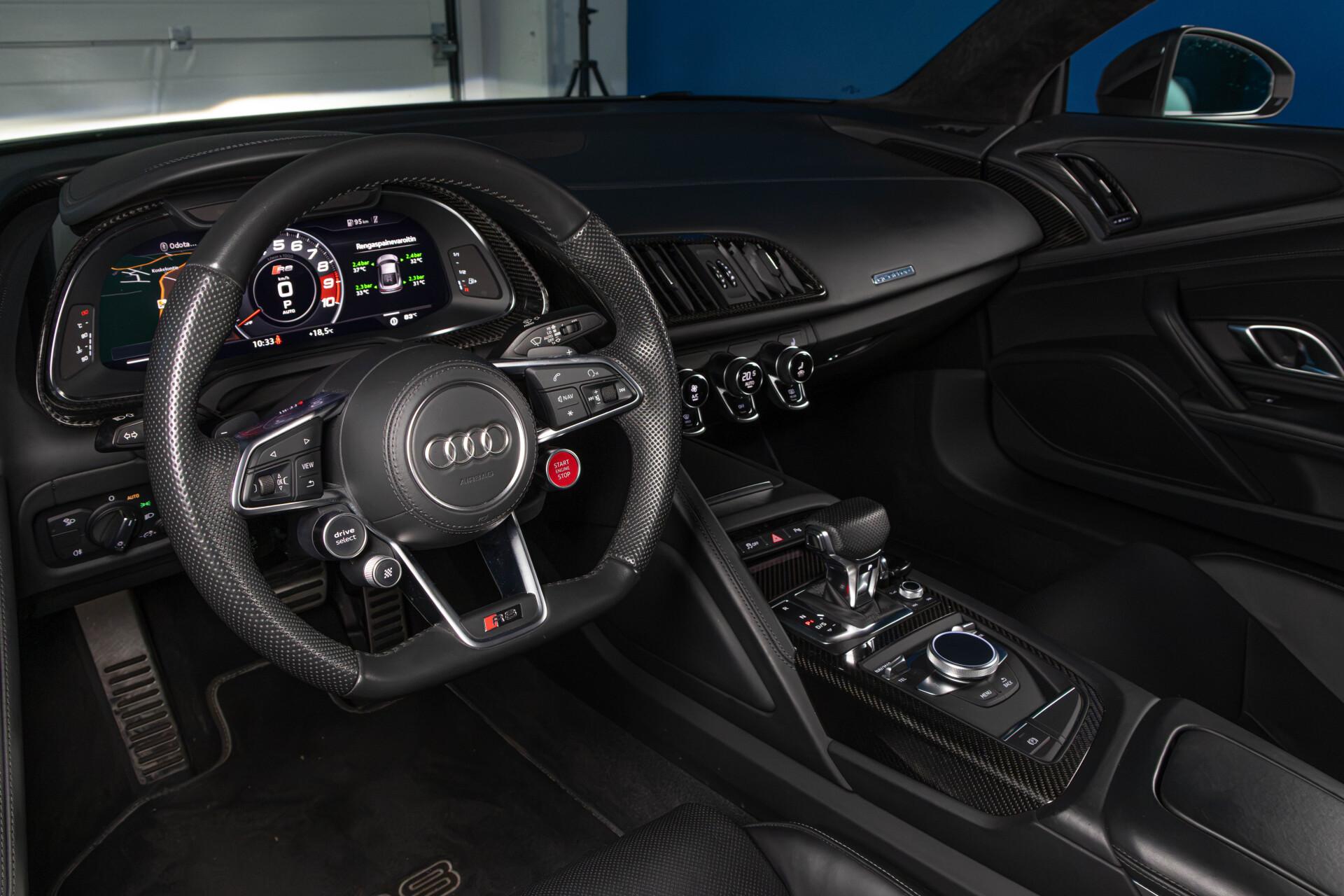 Audi R8 V10 Performance Plus / Capristo / Kuppipenkit / Extended Carbon / Keraamiset jarrut / Magnetic Ride / KW / Vossen - AutoNova