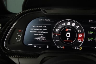 Audi R8 V10 Performance Plus / Capristo / Kuppipenkit / Extended Carbon / Keraamiset jarrut / Magnetic Ride / KW / Vossen - AutoNova