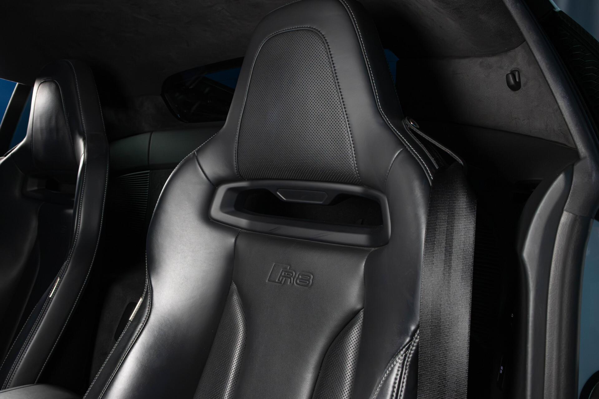 Audi R8 V10 Performance Plus / Capristo / Kuppipenkit / Extended Carbon / Keraamiset jarrut / Magnetic Ride / KW / Vossen - AutoNova