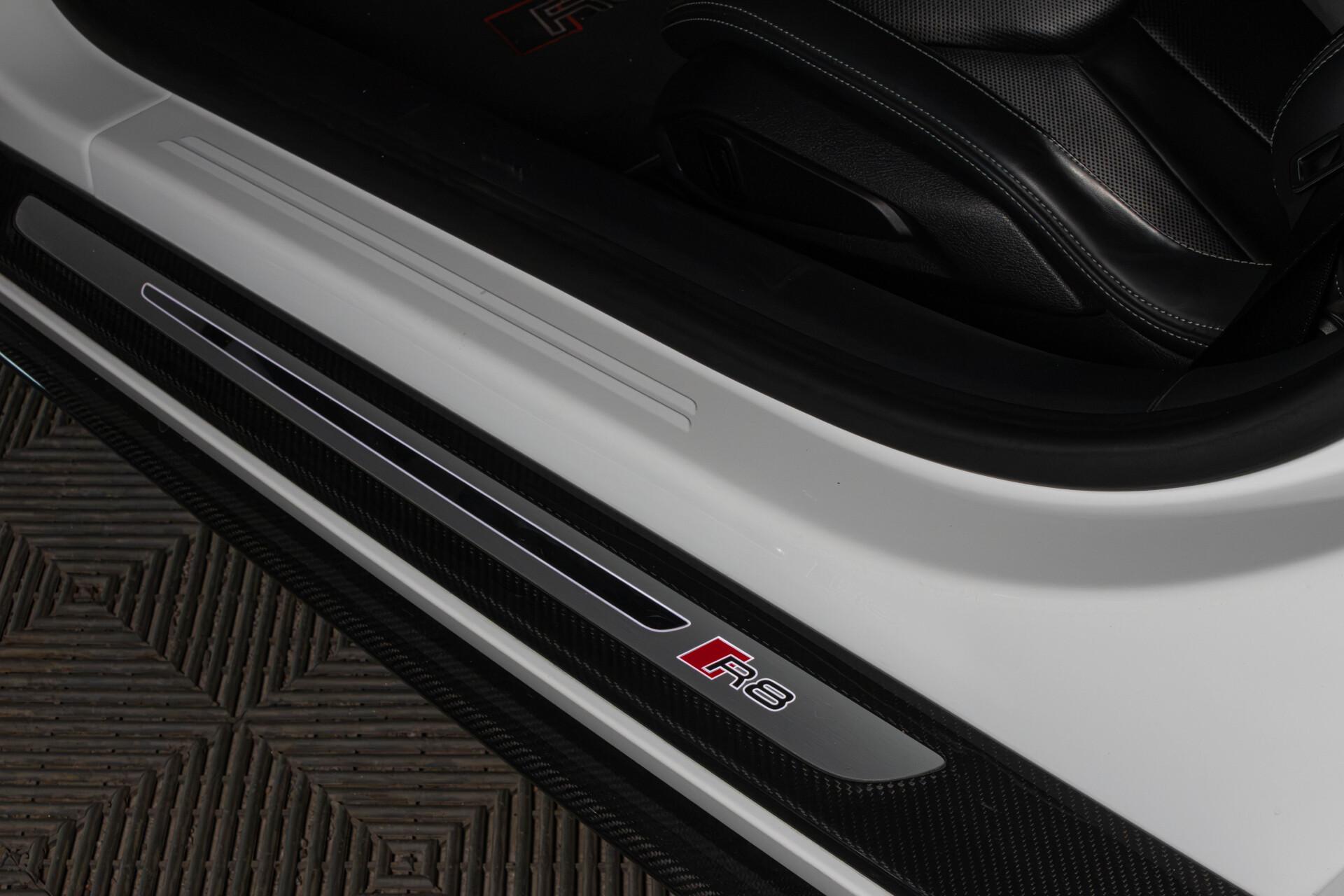 Audi R8 V10 Performance Plus / Capristo / Kuppipenkit / Extended Carbon / Keraamiset jarrut / Magnetic Ride / KW / Vossen - AutoNova