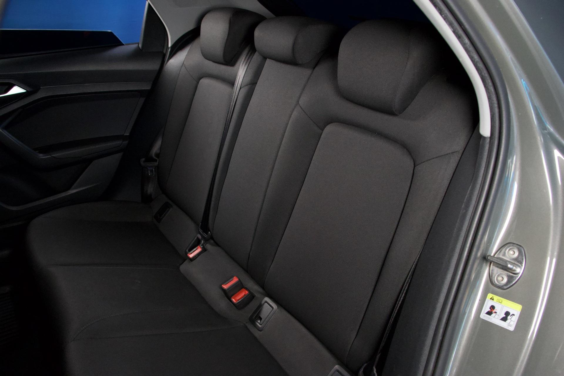 Audi A1 Sportback edition one 30 TFSI 85 kW S tronc S-Line / P.Kamera / Adapt. Vakkari / Apple Carplay / Digimittaristo / LED - AutoNova