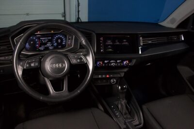 Audi A1 Sportback edition one 30 TFSI 85 kW S tronc S-Line / P.Kamera / Adapt. Vakkari / Apple Carplay / Digimittaristo / LED - AutoNova