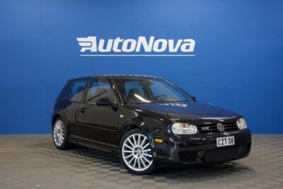Volkswagen Golf R32 HATCHBACK 4MOTION / Dokumentoitu historia / Juuri tehty erittäin kattava huolto / Kysy lisää! - AutoNova