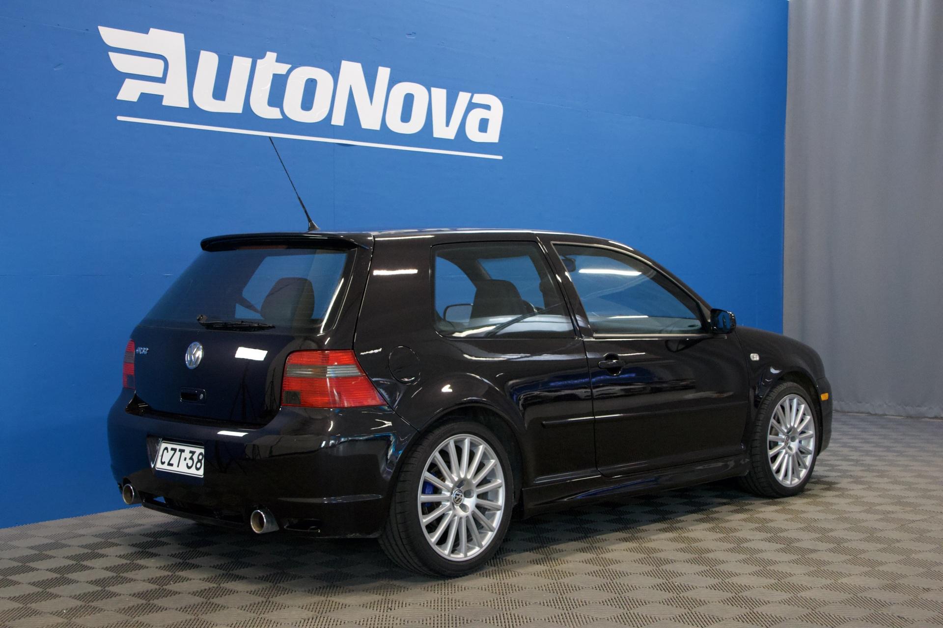 Volkswagen Golf R32 HATCHBACK 4MOTION / Dokumentoitu historia / Juuri tehty erittäin kattava huolto / Kysy lisää! - AutoNova