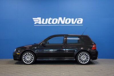 Volkswagen Golf R32 HATCHBACK 4MOTION / Dokumentoitu historia / Juuri tehty erittäin kattava huolto / Kysy lisää! - AutoNova
