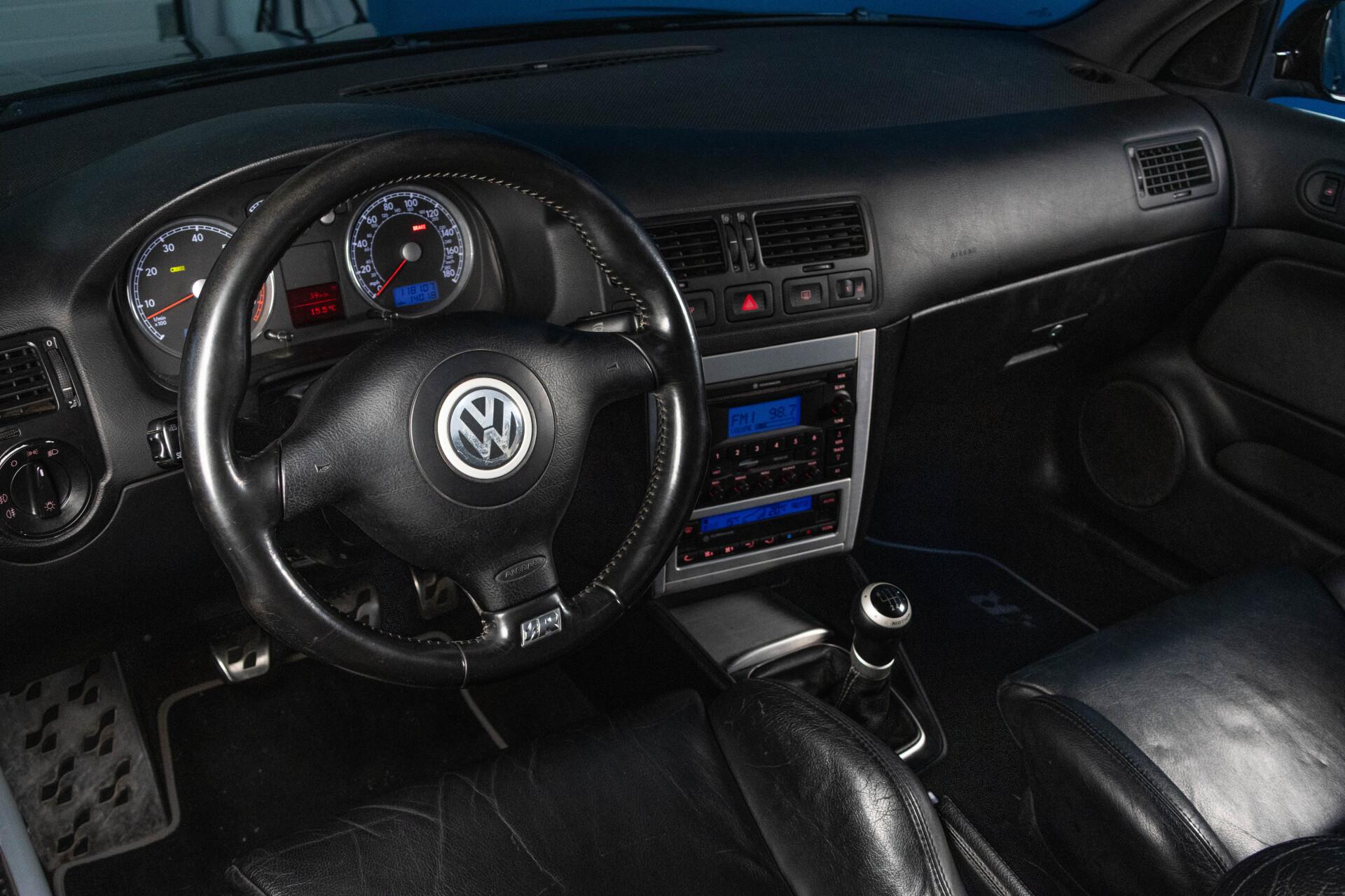 Volkswagen Golf R32 HATCHBACK 4MOTION / Dokumentoitu historia / Juuri tehty erittäin kattava huolto / Kysy lisää! - AutoNova