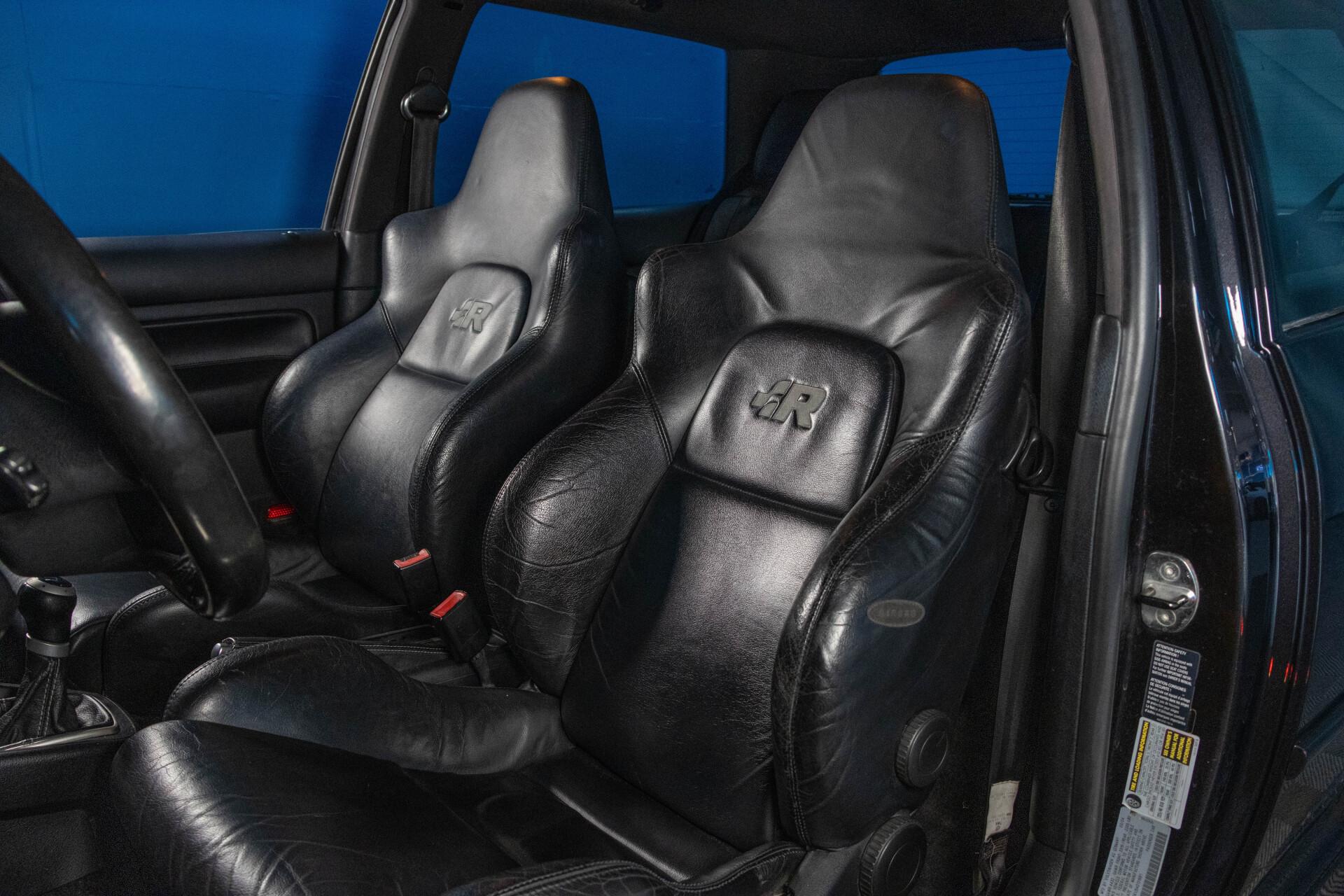 Volkswagen Golf R32 HATCHBACK 4MOTION / Dokumentoitu historia / Juuri tehty erittäin kattava huolto / Kysy lisää! - AutoNova