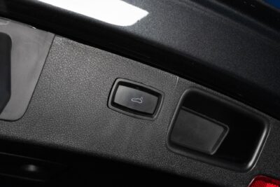 Porsche Macan S Diesel / Facelift / 14-penkit / Muistinahat / Tutkat + kamera / Vetokoukku / Suomiauto / Juuri huollettu! - AutoNova