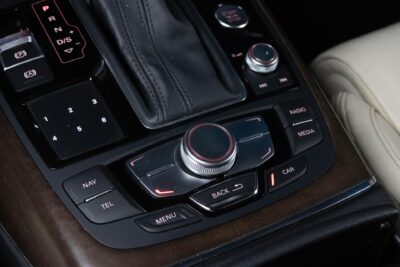 Audi A6 Avant Business Sport S-Line 3,0 V6 TDI 200 kW / BOSE / ACC / Eber / LED / Koukku / KW-Alusta / Nogaro Blue - AutoNova