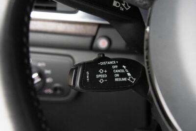 Audi A6 Avant Business Sport S-Line 3,0 V6 TDI 200 kW / BOSE / ACC / Eber / LED / Koukku / KW-Alusta / Nogaro Blue - AutoNova