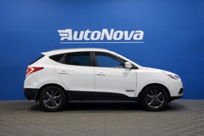 Hyundai ix35 4WD 2,0 CRDi 100kW 6MT Comfort Plus / Suomi-Auto / Lohko / Vetokoukku / LED / Kamera / Ratinlämmitin - AutoNova