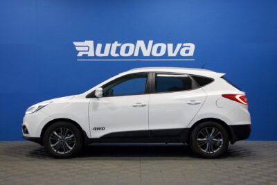 Hyundai ix35 4WD 2,0 CRDi 100kW 6MT Comfort Plus / Suomi-Auto / Lohko / Vetokoukku / LED / Kamera / Ratinlämmitin - AutoNova