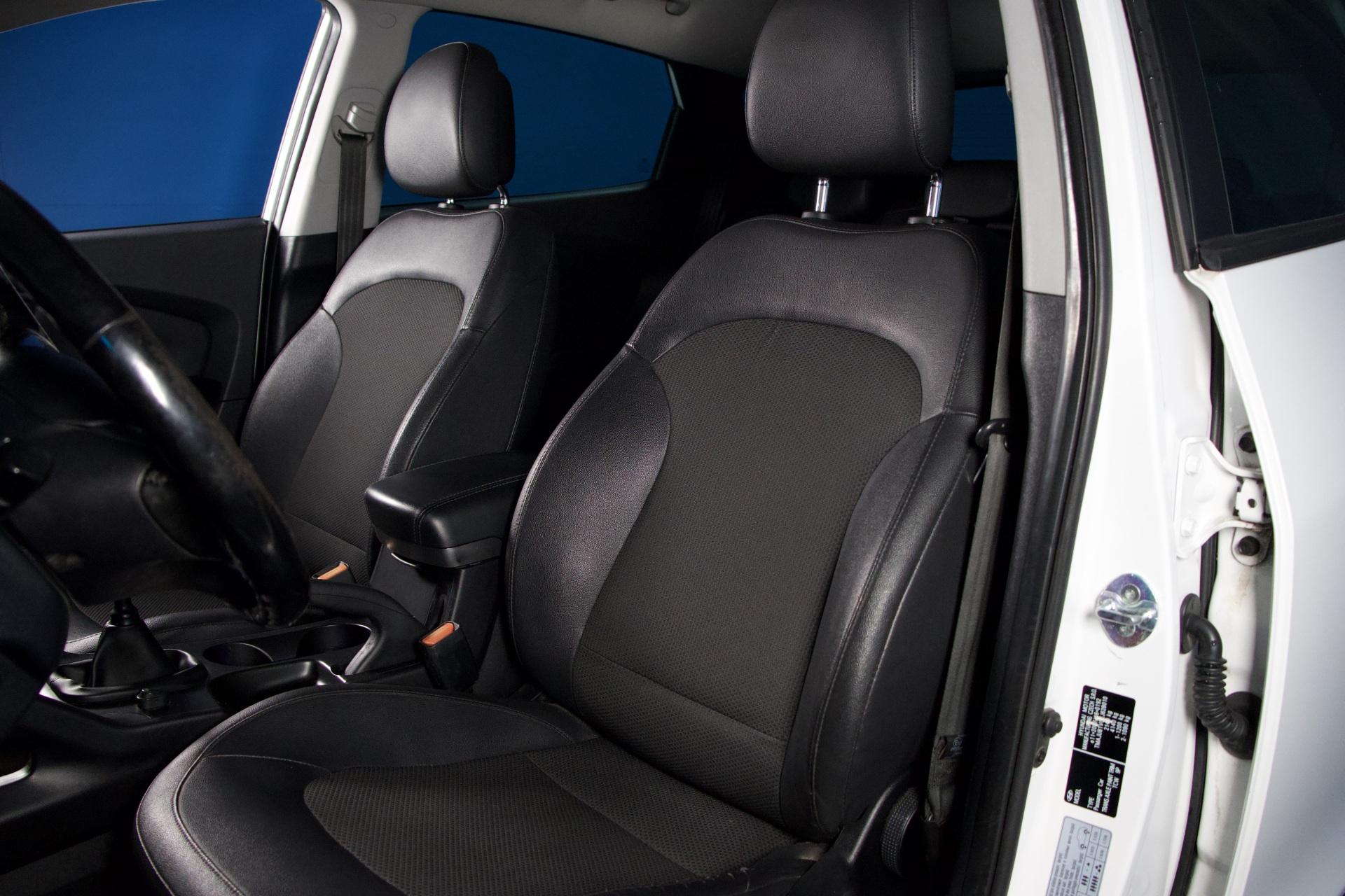 Hyundai ix35 4WD 2,0 CRDi 100kW 6MT Comfort Plus / Suomi-Auto / Lohko / Vetokoukku / LED / Kamera / Ratinlämmitin - AutoNova