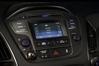 Hyundai ix35 4WD 2,0 CRDi 100kW 6MT Comfort Plus / Suomi-Auto / Lohko / Vetokoukku / LED / Kamera / Ratinlämmitin - AutoNova