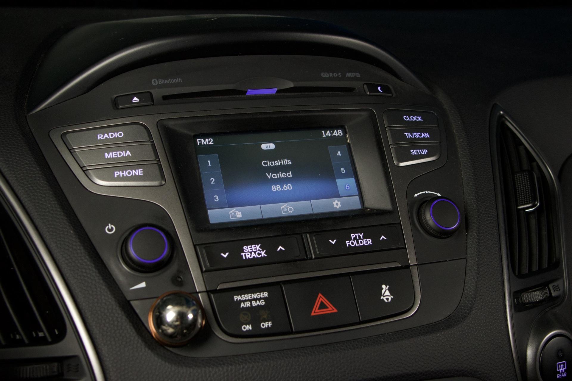 Hyundai ix35 4WD 2,0 CRDi 100kW 6MT Comfort Plus / Suomi-Auto / Lohko / Vetokoukku / LED / Kamera / Ratinlämmitin - AutoNova
