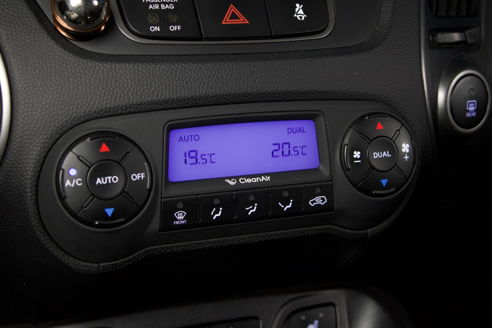 Hyundai ix35 4WD 2,0 CRDi 100kW 6MT Comfort Plus / Suomi-Auto / Lohko / Vetokoukku / LED / Kamera / Ratinlämmitin - AutoNova