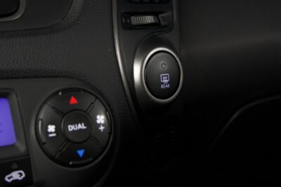 Hyundai ix35 4WD 2,0 CRDi 100kW 6MT Comfort Plus / Suomi-Auto / Lohko / Vetokoukku / LED / Kamera / Ratinlämmitin - AutoNova